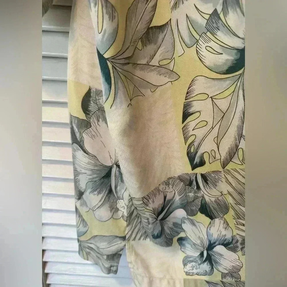 Tommy Bahama Short Sleeve 100% Silk Hawaiian Shirt in Size XXL - Picture 2 of 6